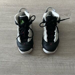 Kids Jordan 6 Ring air Black and White Sneakers
